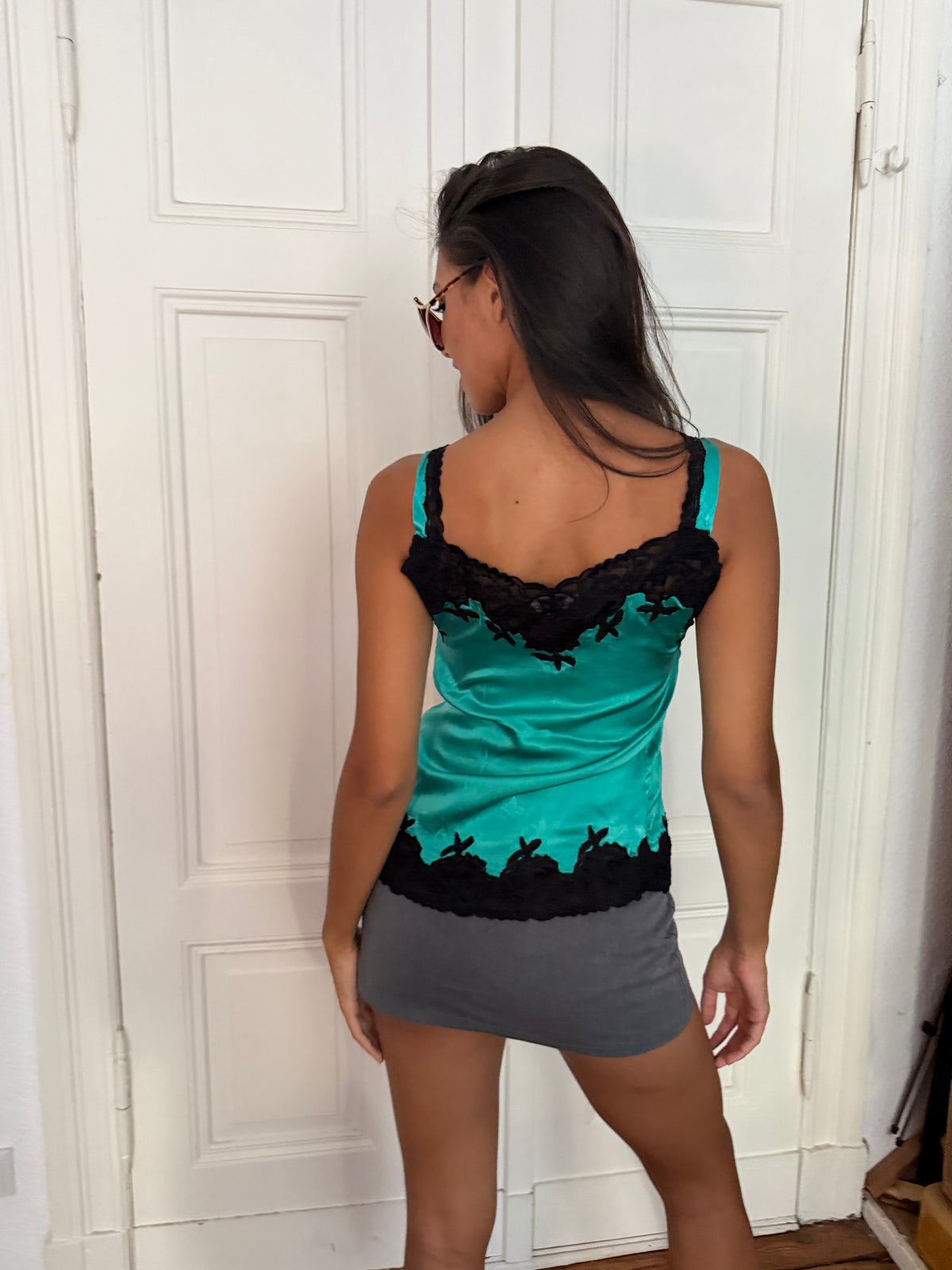 Satin-Top Türkis mit Spitze