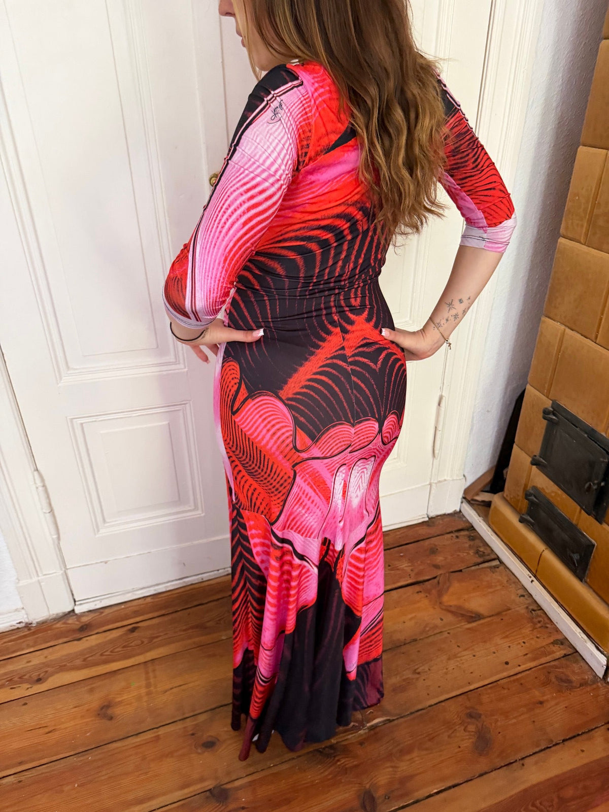 Pink-schwarzes Maxikleid